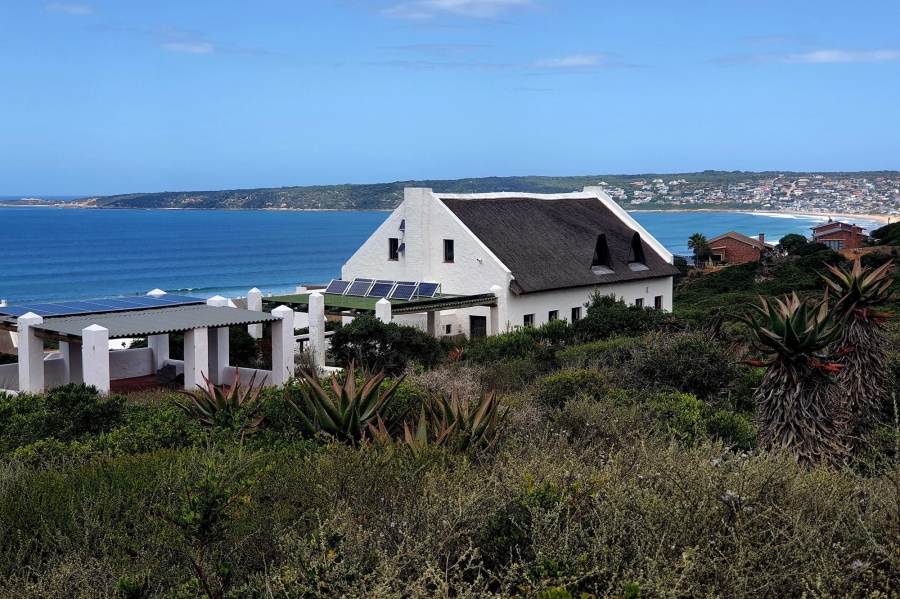 5 Bedroom Property for Sale in Boggomsbaai Western Cape